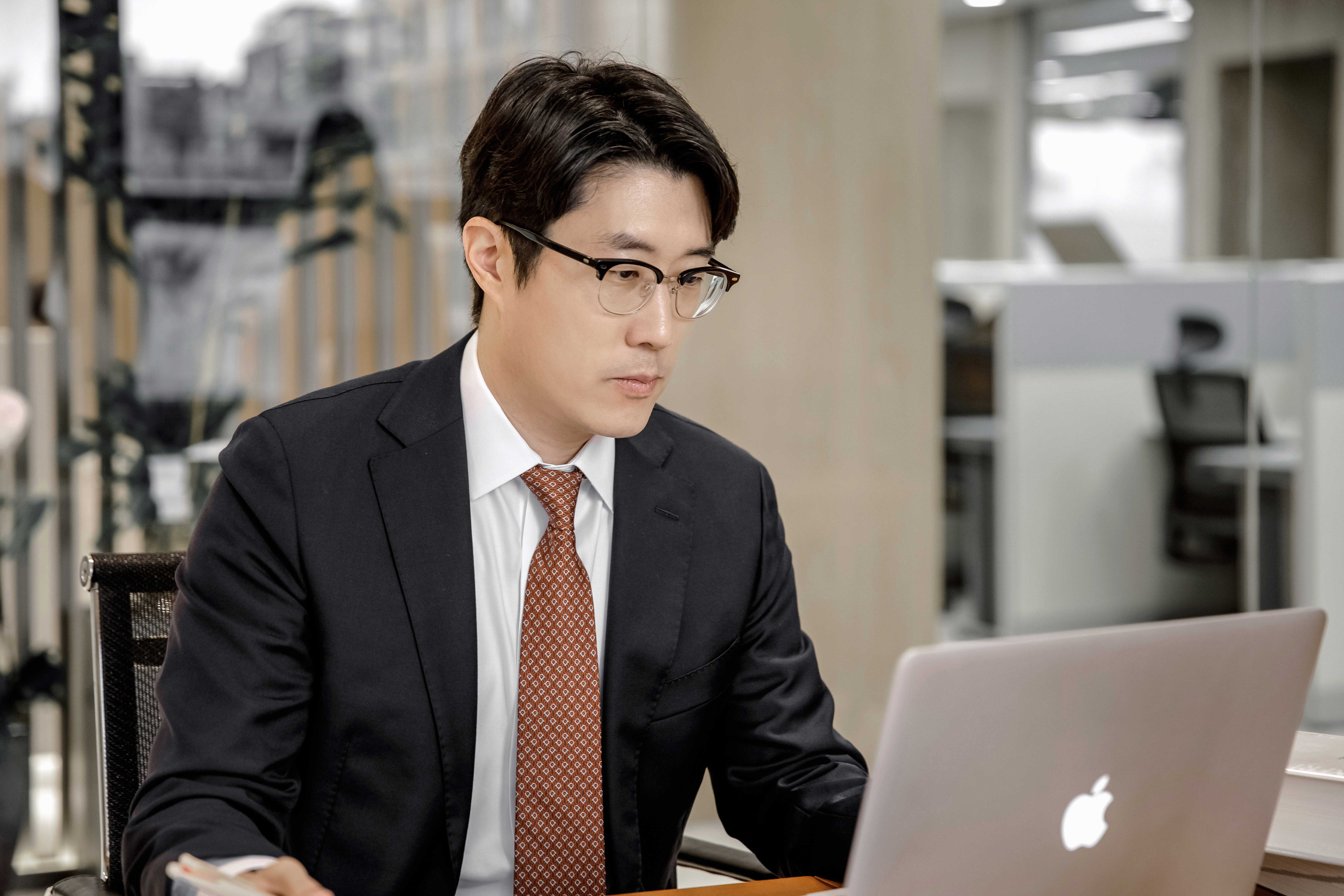 아청법위반, ‘몰랐다’ 통하지 않아… 고액 벌금과 실형 위험