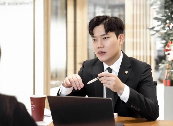 사건을 구조화하는 4단계 시퀀스 - 첫번째 이미지
